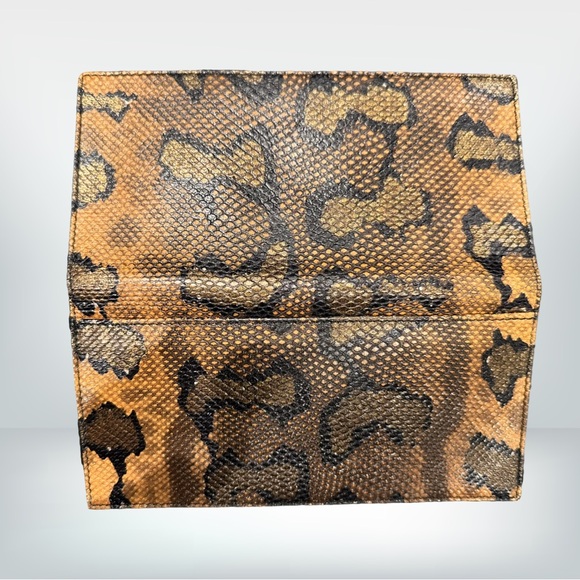 Authentic Bottega Veneta Snakeskin Embossed Bifold Wallet - Picture 3 of 6